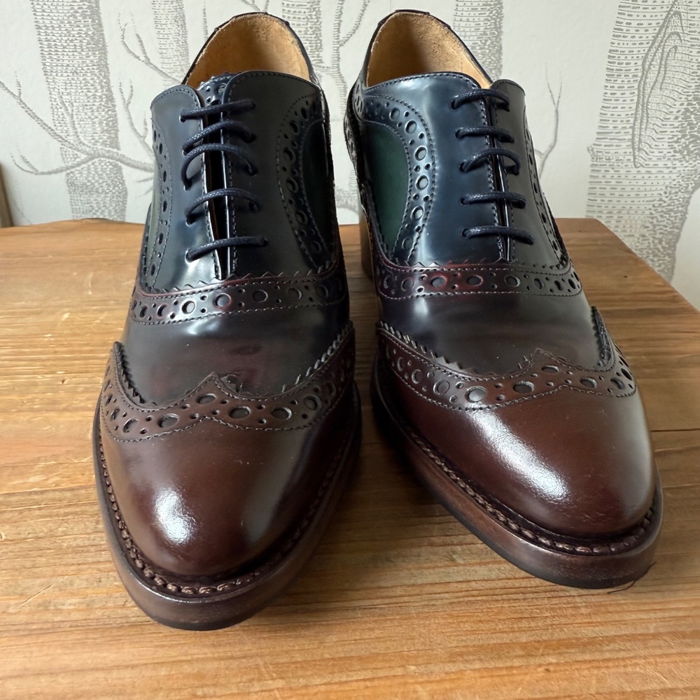 Elegant Burgundy Brogue Heels - Picture 4 of 13